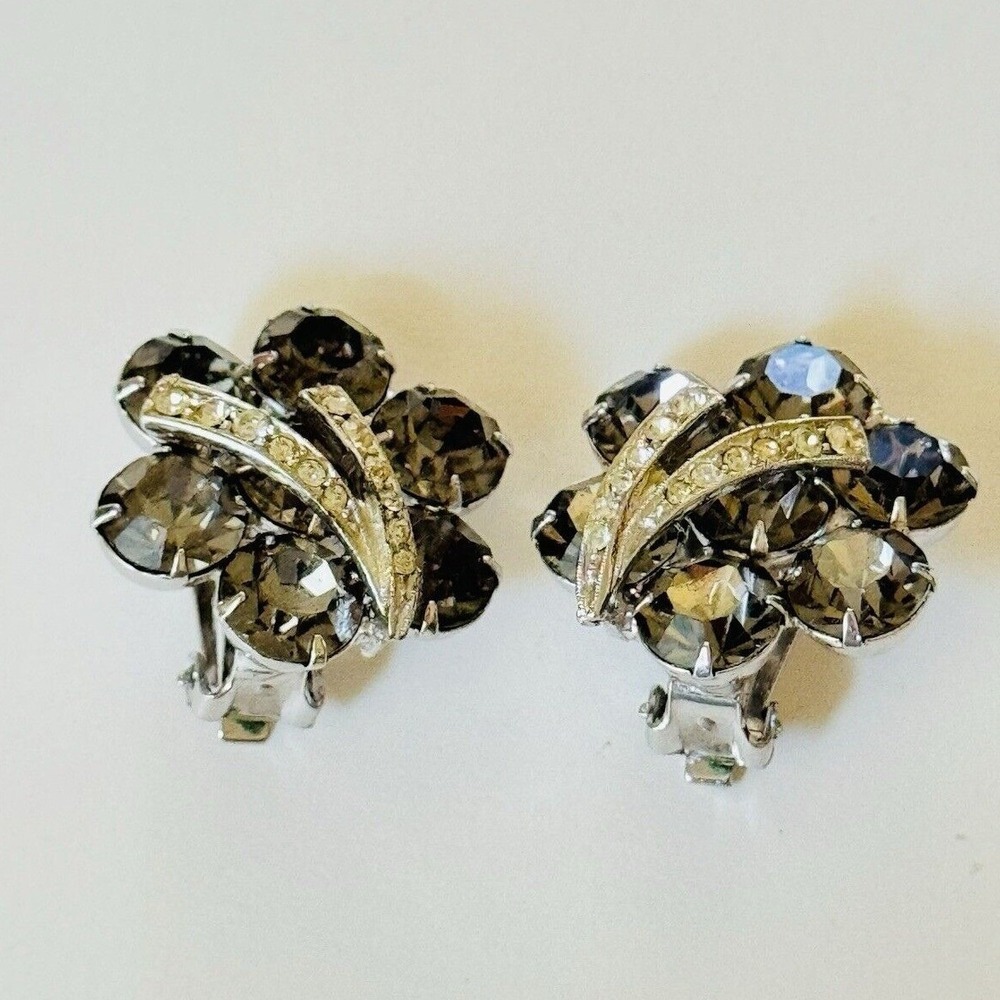 Regal Weiss Earrings VTG Signed crystal Rhinestone Crystal Clip Glitzy Round 60s - Picture 3 of 7